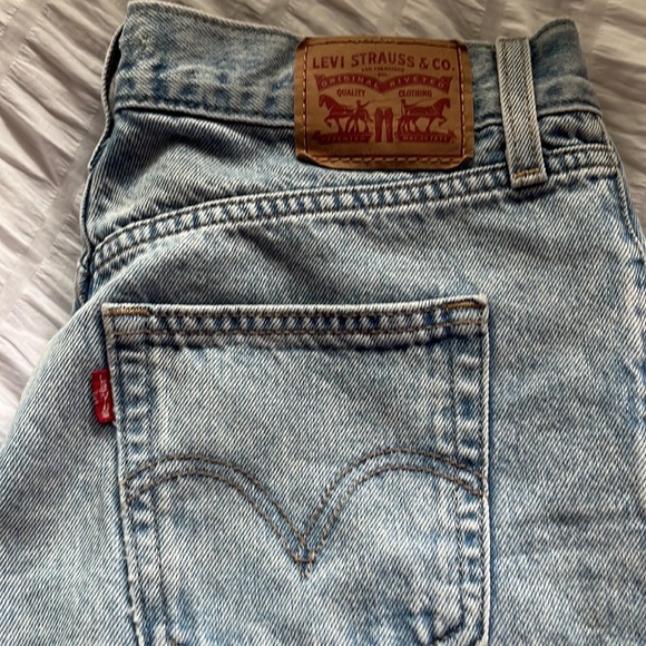 LEVI JEANS LOOSE AND HIGH RISE - Picture 2 of 4